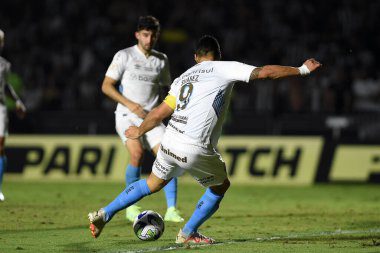 Al-Hilal ra hạn chót yêu cầu Fernandes quyết định tương lai