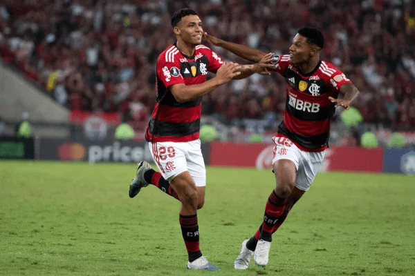 Vélez Sarsfield chia điểm Olimpia 1–1